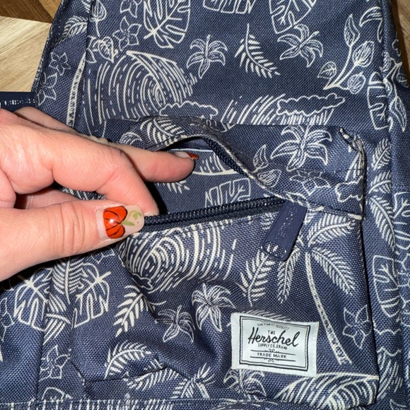 Herschel Supply Company Blue Tropical Print Sling Bag - Picture 6 of 7